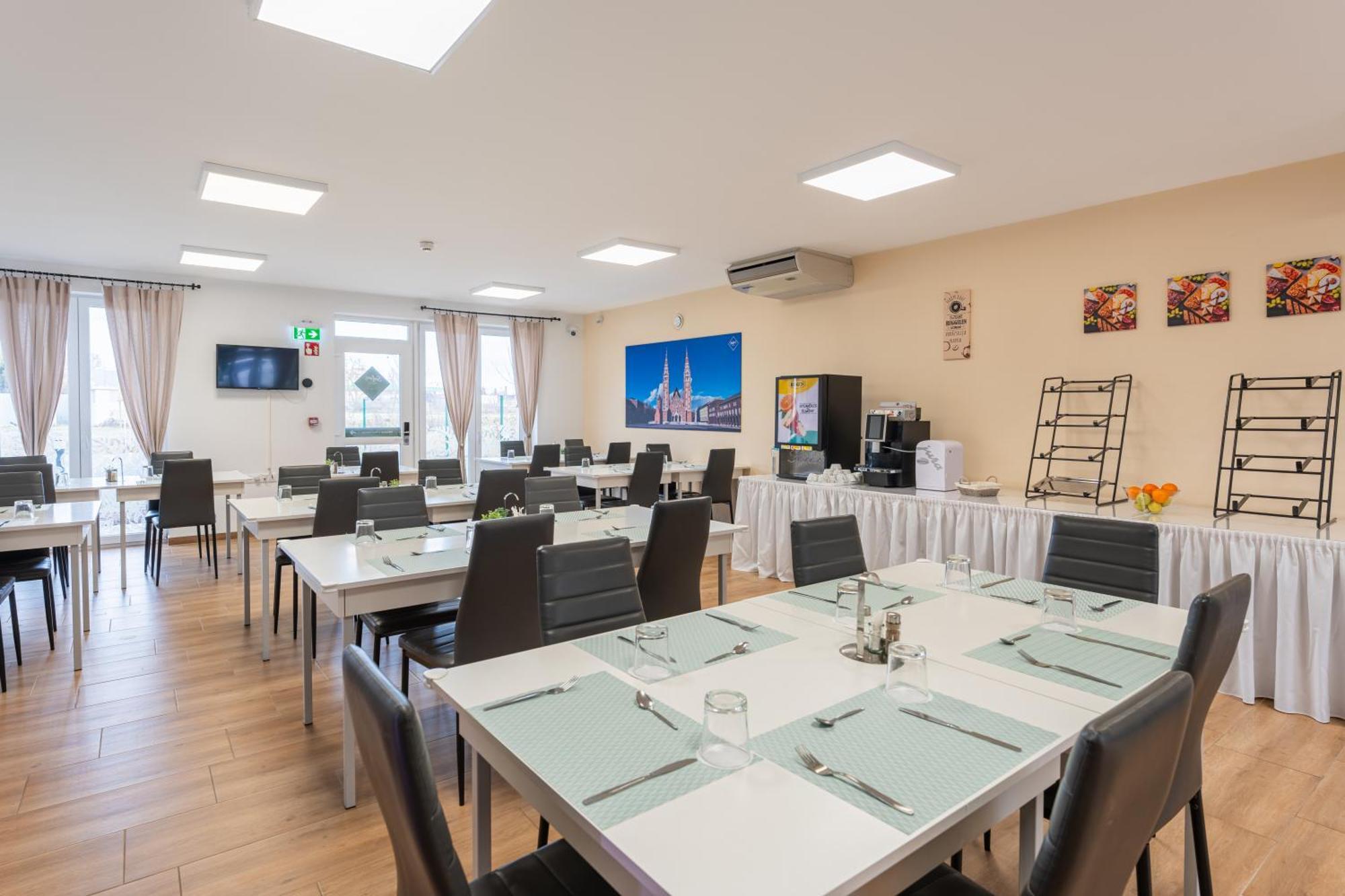 Safari Hotel 세게드 외부 사진